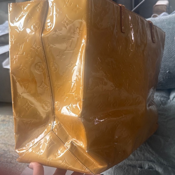 Louis Vuitton Reed GM Tote/Boston Bag
 Vernis 2001 Yellow/Gold-  Preowned - Picture 8 of 10